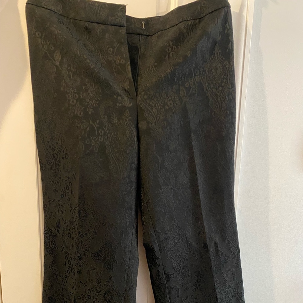 Talbots petites, size 8, black floral pattern pant